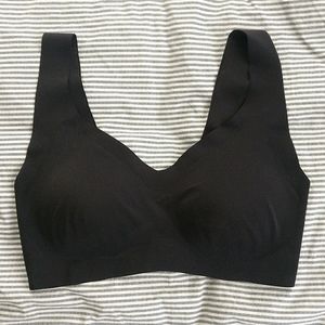 ThirdLove Form Seamless v-nick bra with memory foam cups, black, L